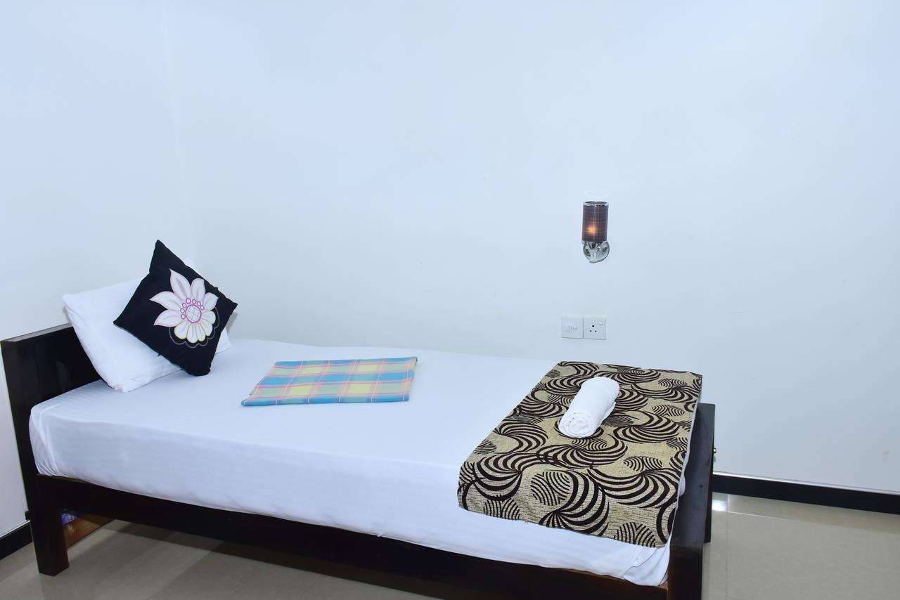 Hotel Nimjaya อุดาวาลาเว ภายนอก รูปภาพ