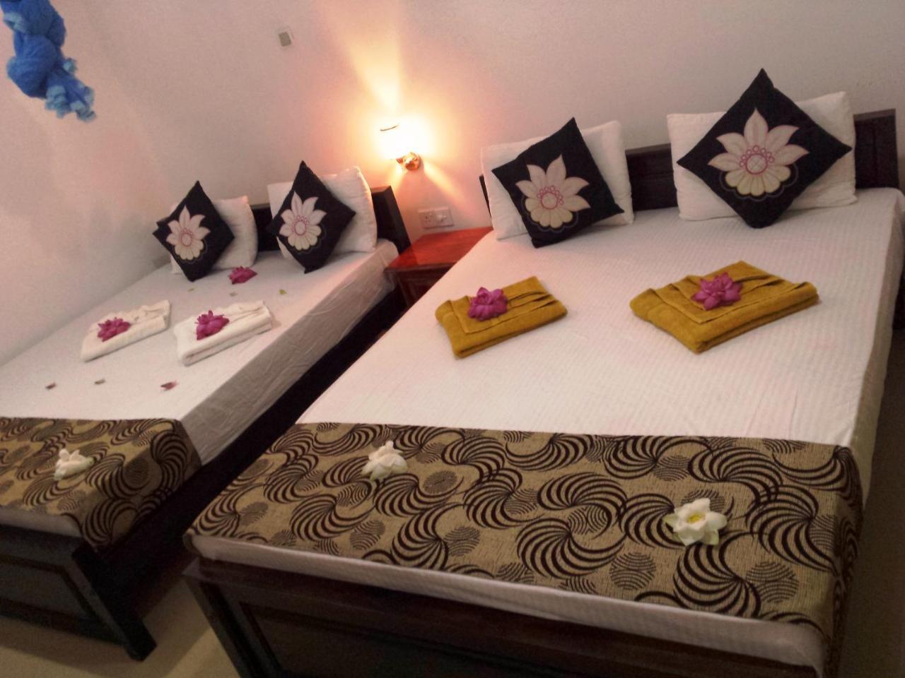 Hotel Nimjaya อุดาวาลาเว ภายนอก รูปภาพ